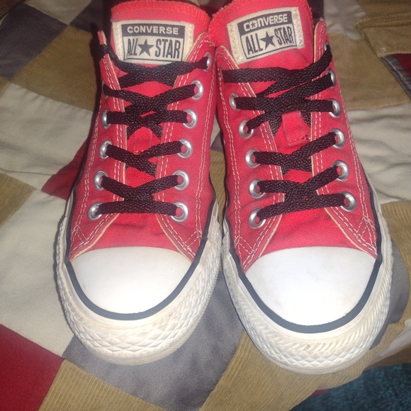 Converse Chuck Taylor All Star Low Top Red Shoes Women size 7 - Picture 9 of 10